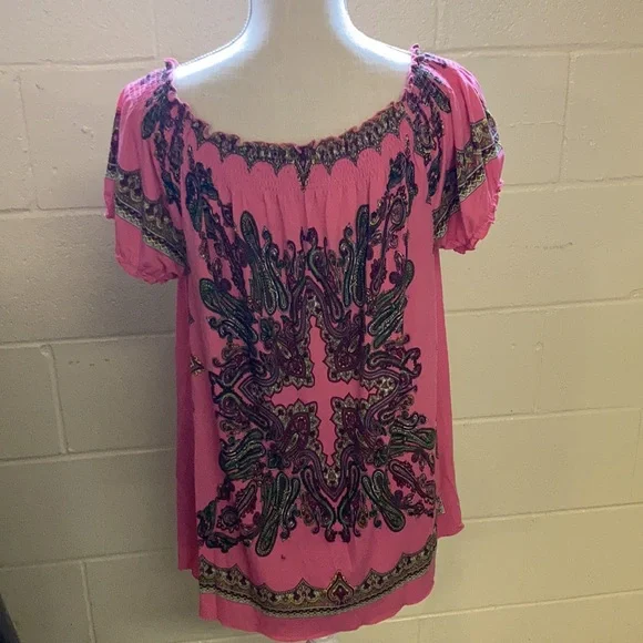 JE Ladies Pink Top - Picture 5 of 8